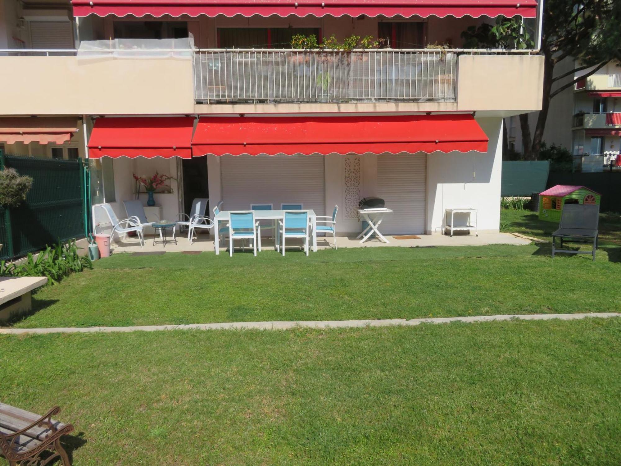 Superbe Rez De Jardin Dans Résidence Au Calme Appartamento *